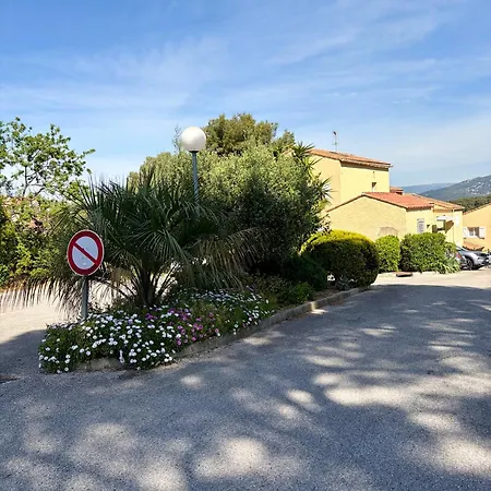 Climatise Avec Parking Prive A 8 Minutes A Pieds De La Baie De Cousse Apartman