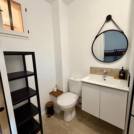 Apartman Climatise Avec Parking Prive A 8 Minutes A Pieds De La Baie De Cousse